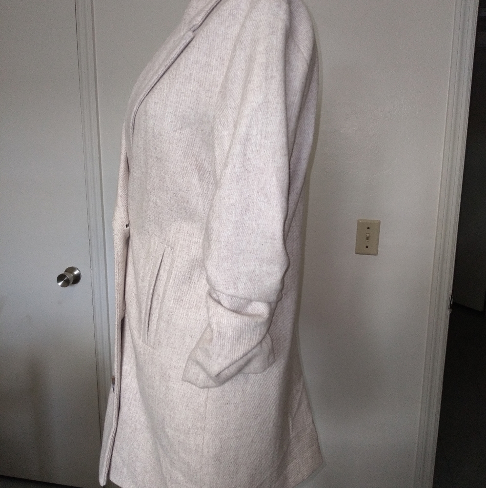Line + Dot Coat - Picture 2 of 5